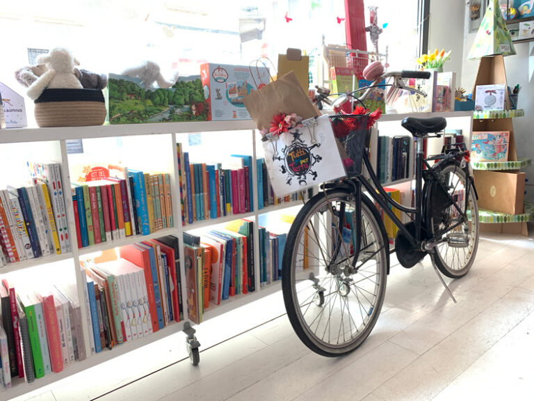 LA LIBRERIA TRASLOCA